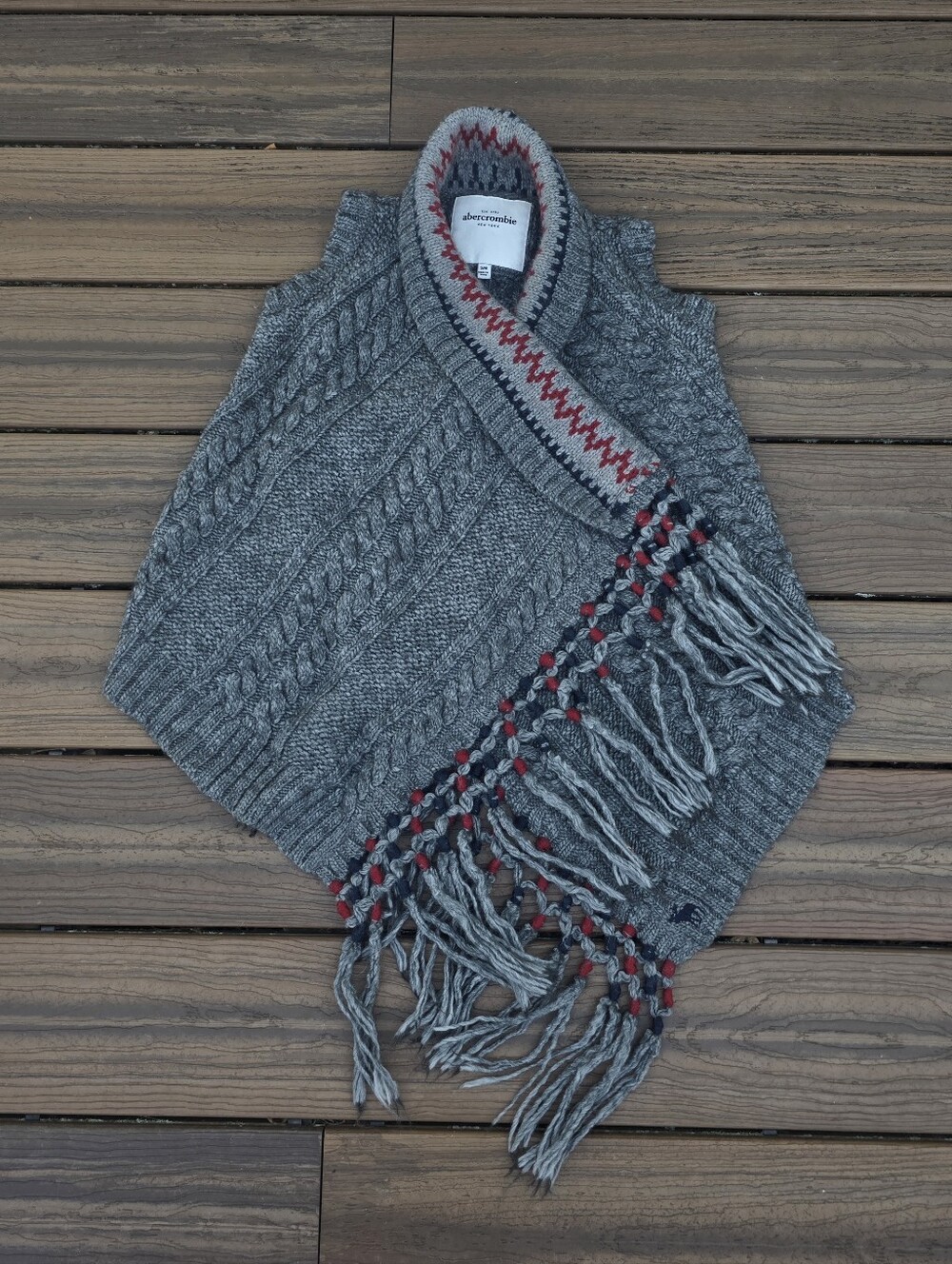 Abercrombie & Fitch Gray Cable Knit Fringe Wrap Vest with Red Accents